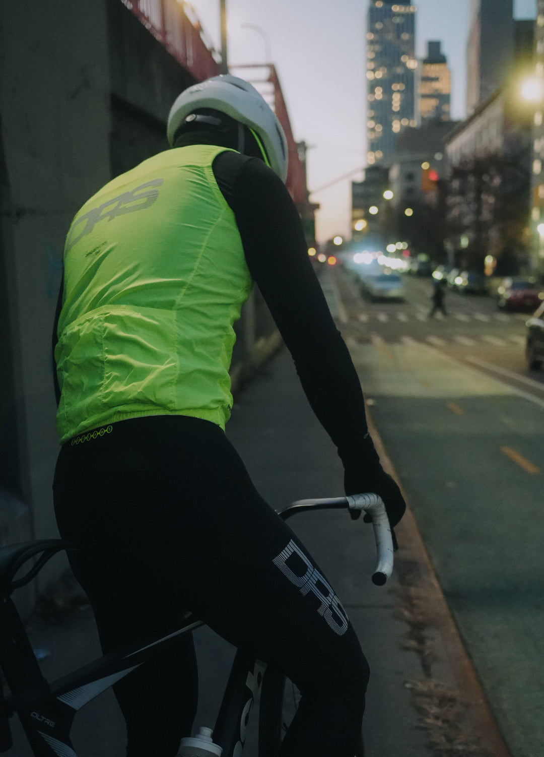 Men's Insulated Vest - LUMEN